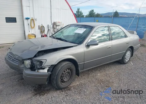 1999 Toyota Camry Le/Xle z USA, uszkodzony, nr VIN JT2BG22KXX0338703